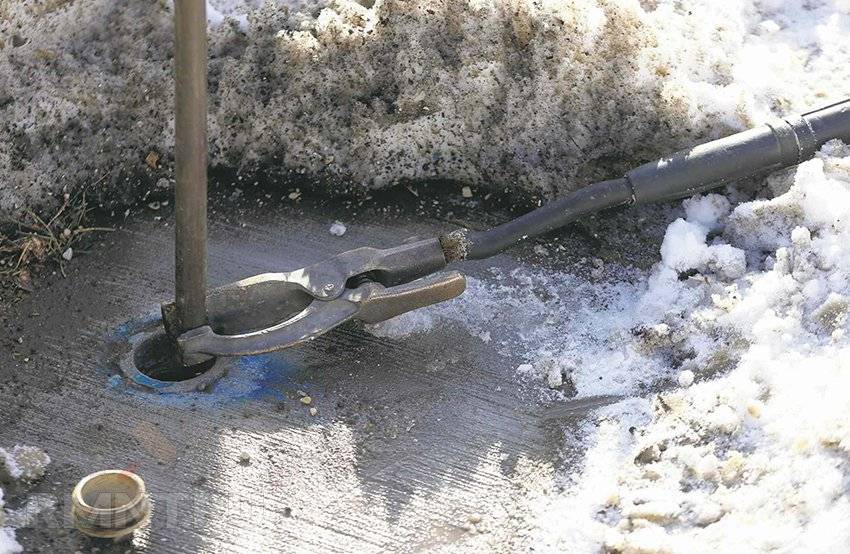 Разморозка трубы отвода воды септика в Заокском